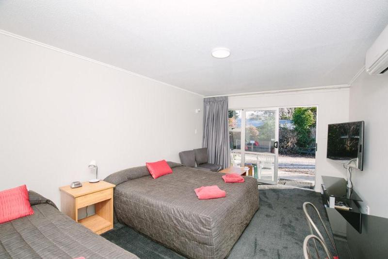 Alpine Motel Wanaka Ngoại thất bức ảnh
